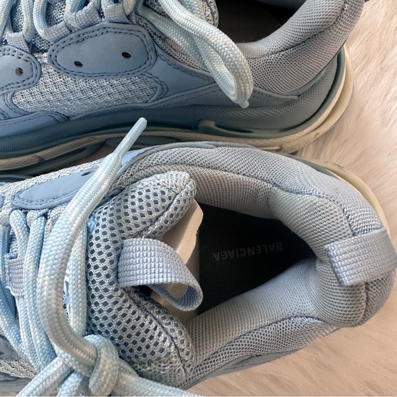 Balenciaga Triple S - Picture 5 of 11